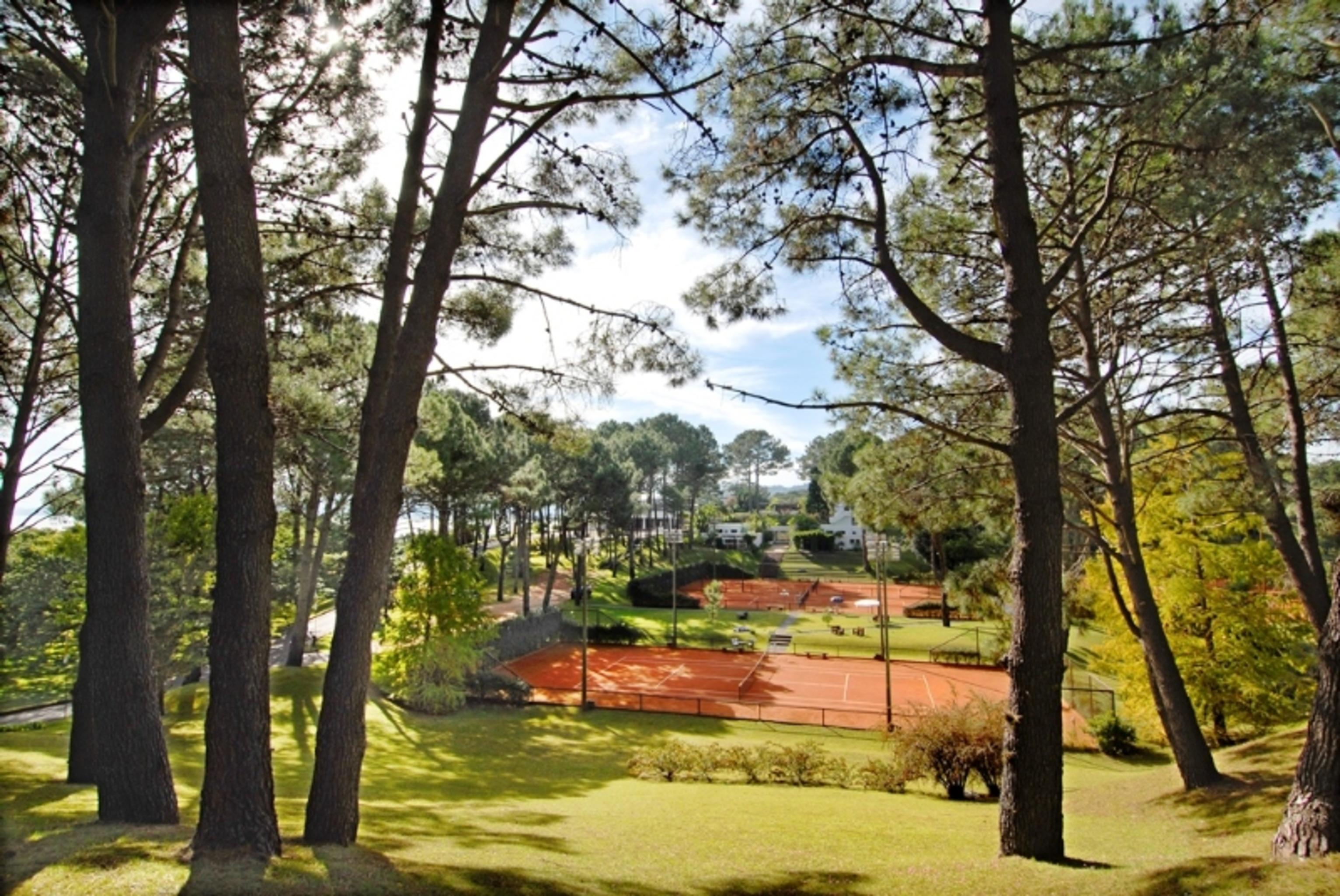Hotel Del Lago Golf & Art Resort Пунта-Бальєна Екстер'єр фото