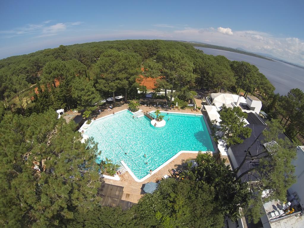 Hotel Del Lago Golf & Art Resort Пунта-Бальєна Екстер'єр фото